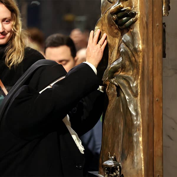 Being ‘Pilgrims of Hope’ in the Digital Landscape