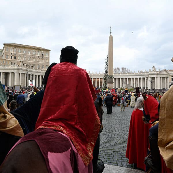 God does not reject, forget anyone, pope says on feast of Epiphany
