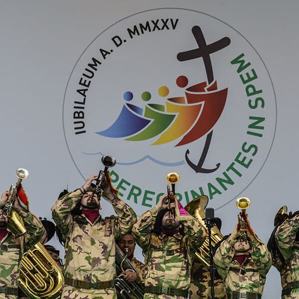 Pope: Vocation of military and police is to defend life, peace, justice