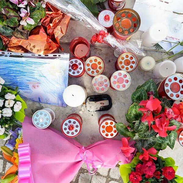 Pope continues to improve, is doing respiratory therapy