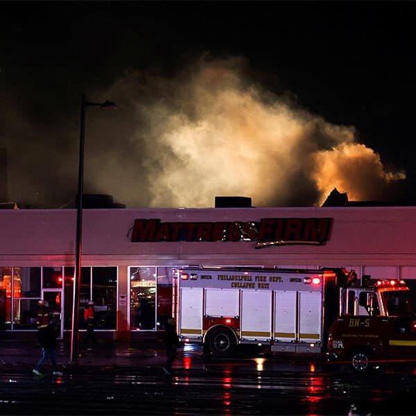 Archbishop Pérez calls for prayer after medical jet crash in Philadelphia