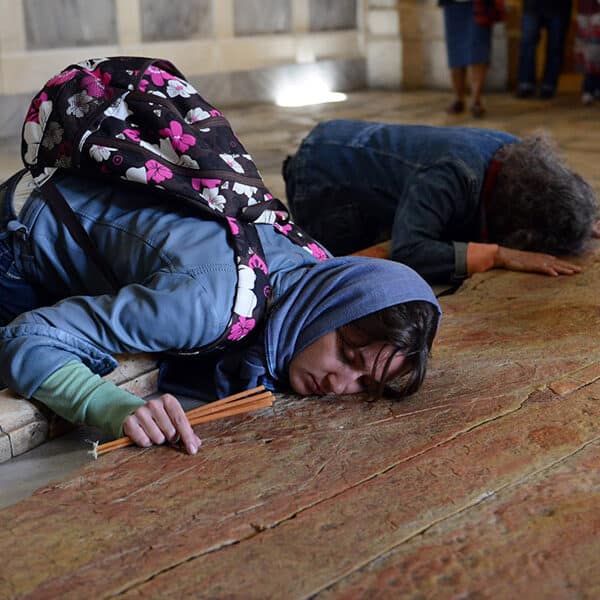 The tomb of Christ and the atomic moment