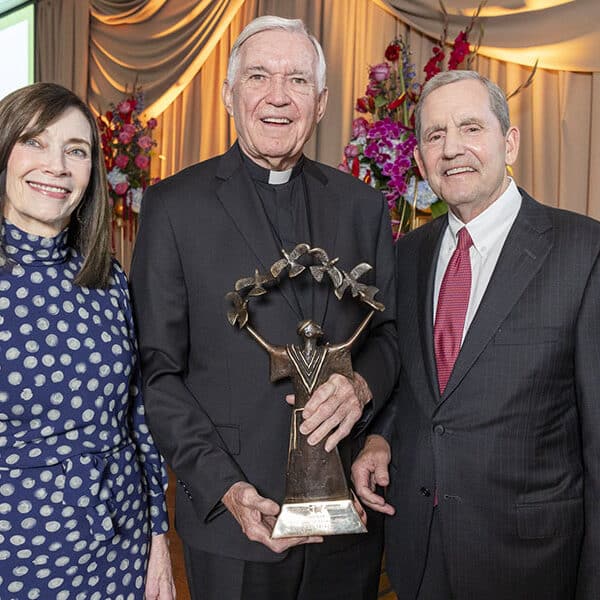 Extension honors Houston Catholic family with immigrant roots for serving church, community