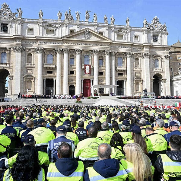 Jesus gives faithful guidance, strength to fight temptation, pope writes