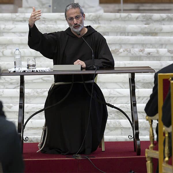 Papal preacher: Neglecting Mass means losing sight of heaven