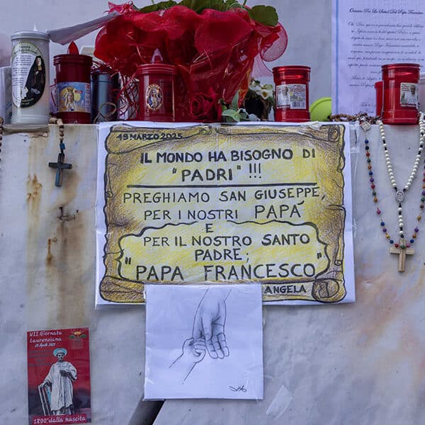 Pope’s doctors report more improvement, but no date for his release