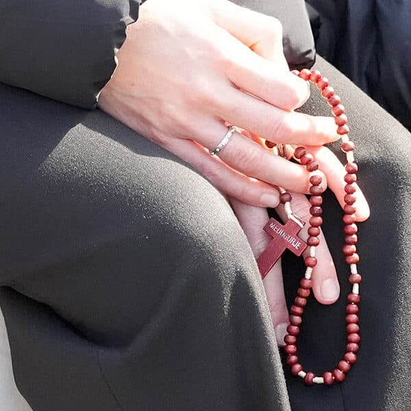 Pope suffers episodes of respiratory crisis, remains alert