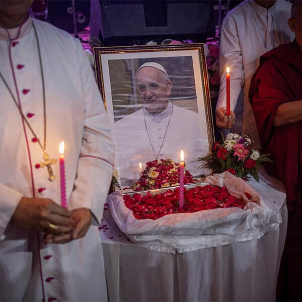 Pope died of stroke, heart failure, coma, Vatican says