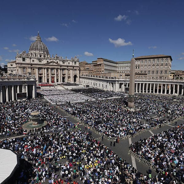 Poor and powerful pray for eternal repose of a pope ‘with an open heart’