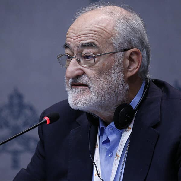 European cardinal with global ties balances unity and diversity