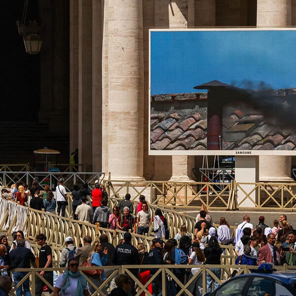 With great anticipation, Americans in Rome await white smoke