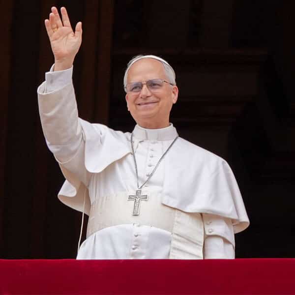 Pope Leo prays for vocations, for peace and for mothers on Mother’s Day