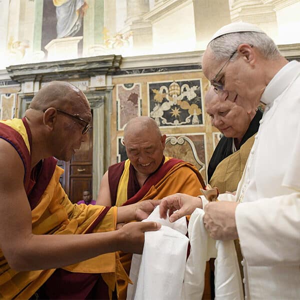 Pope reaffirms commitment to ecumenical, interreligious dialogue