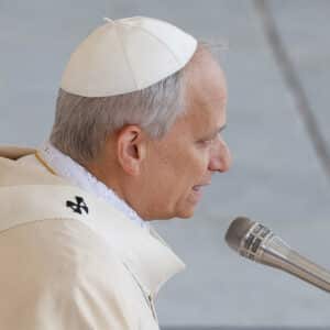 Pope reaffirms commitment to ecumenical, interreligious dialogue ...