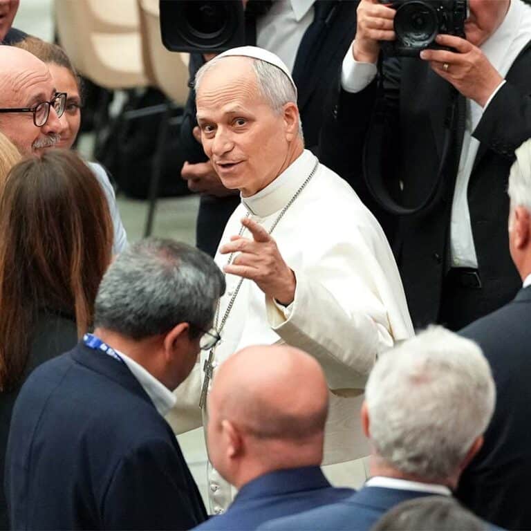 Ukrainian president speaks with Pope Leo, invites him to Ukraine ...