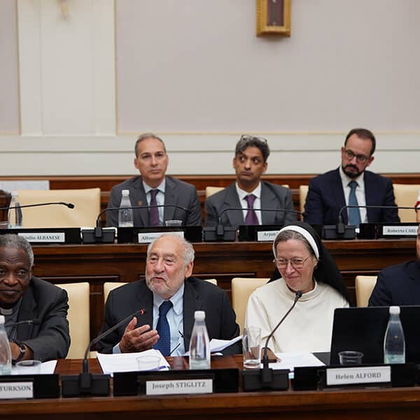 Finance experts launch report at Vatican on foreign debt relief