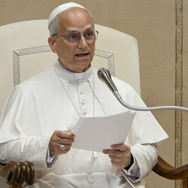 Pope asks Italian bishops to proclaim the Gospel, teach peace