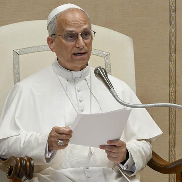Jesus invites Christians to overcome despair, pope says