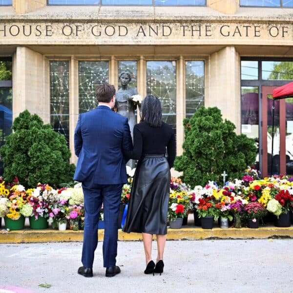 Vance, second lady lay flowers at memorial commemorating victims of Annunciation school shooting