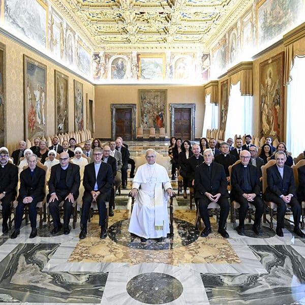 Pope: Catholic media should help readers understand, advocate, act