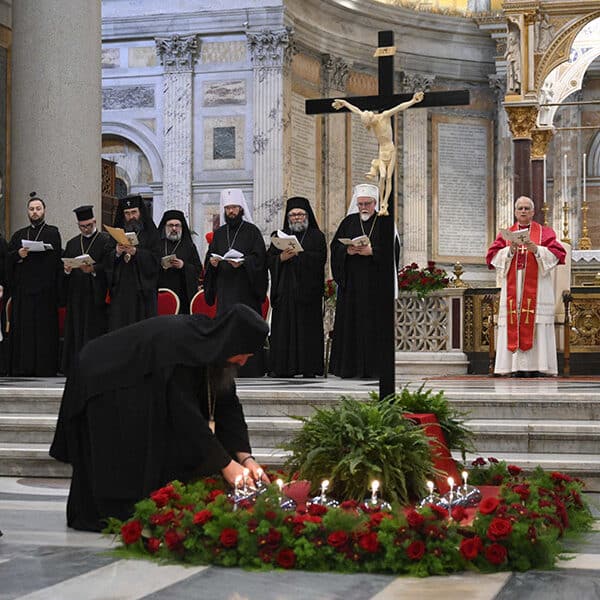 Modern Christian martyrs show power of love in face of hatred, pope says