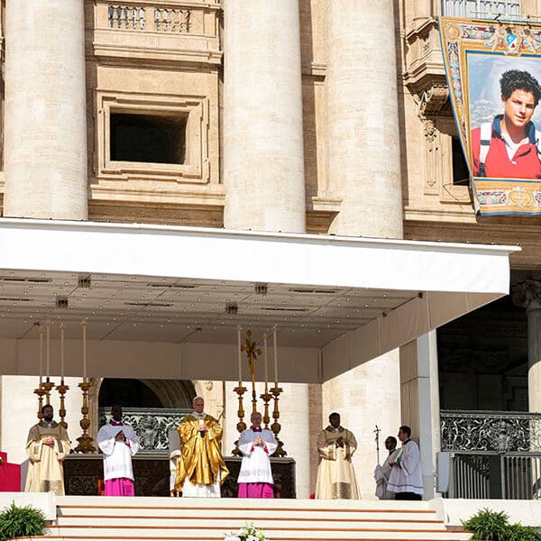 New young saints encourage faithful to live life to the full, pope says