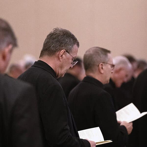 Migration, AI and health care directives on U.S. bishops’ fall meeting agenda in Baltimore