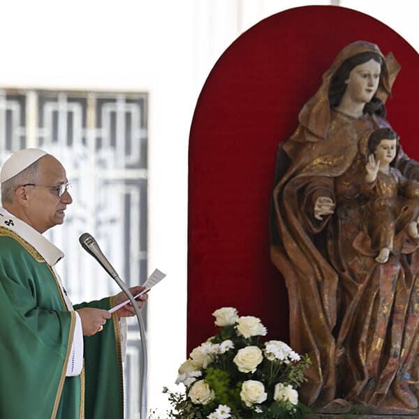 Consecrated life shows beauty of authentic love, trust in God, pope says