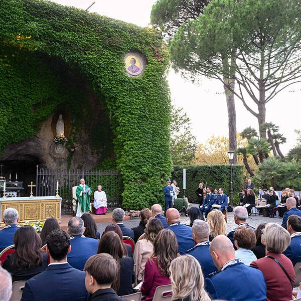 Pope asks Vatican police to be witnesses of the Gospel through their work