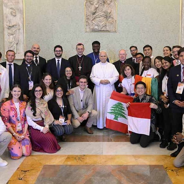 Faith thrives in community, not isolation, pope tells young adults