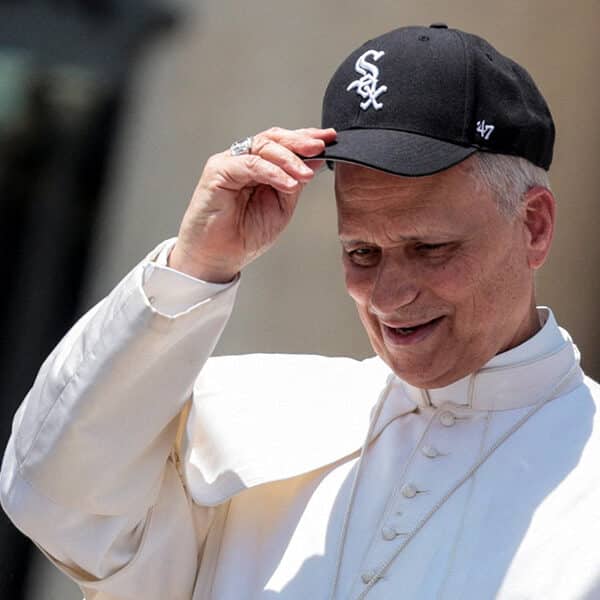 White Sox co-owner says pope told him he’d ‘love to’ throw a season opening pitch in future