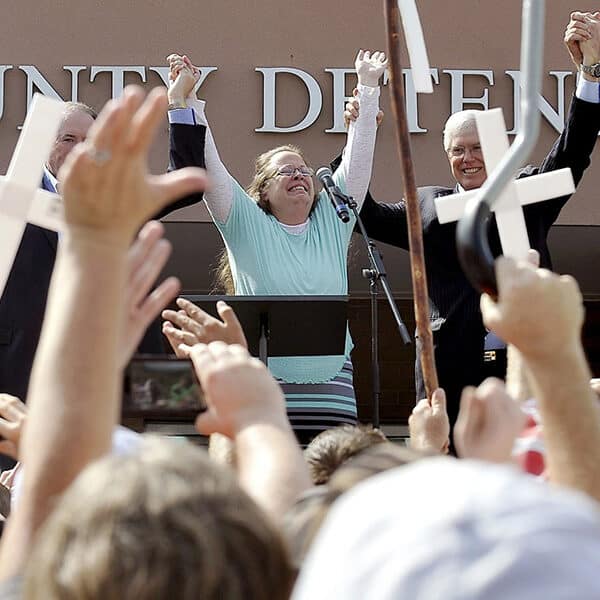 Supreme Court declines Kim Davis case seeking to overturn same-sex marriage ruling