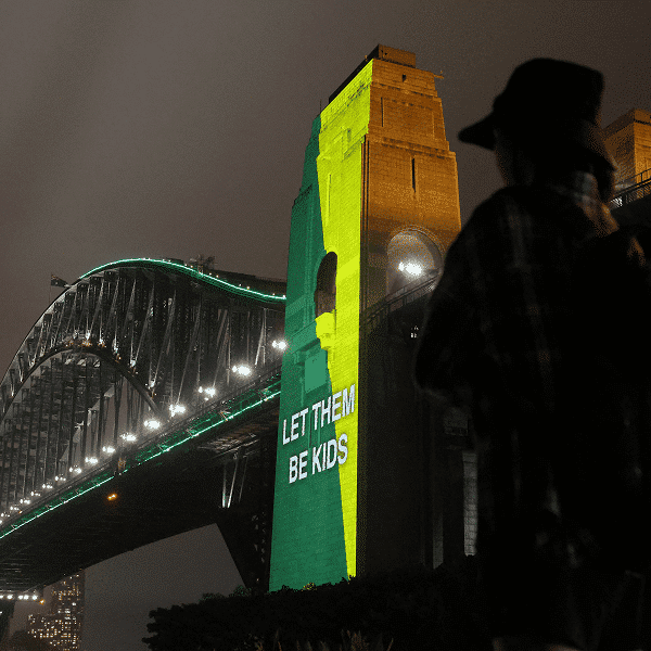 Expert urges vigilance in digital formation as Australia’s social media ban goes into effect