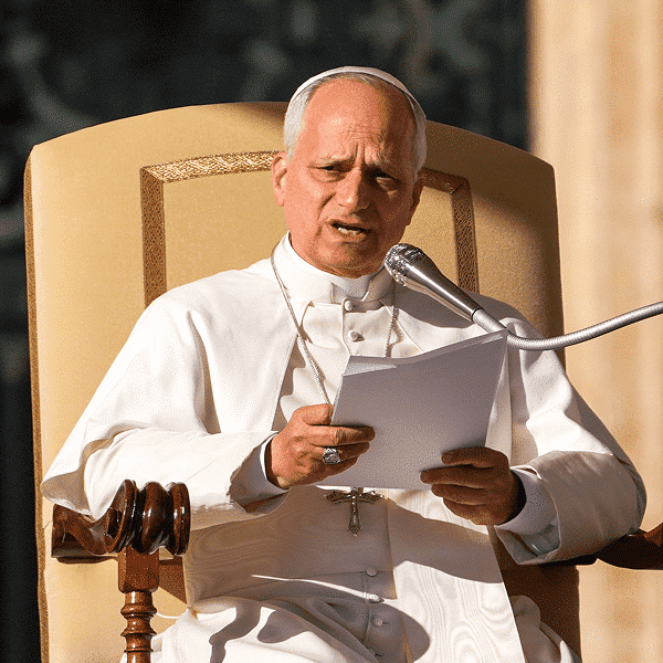 Live authentically with prayer, letting go of the unnecessary, pope says