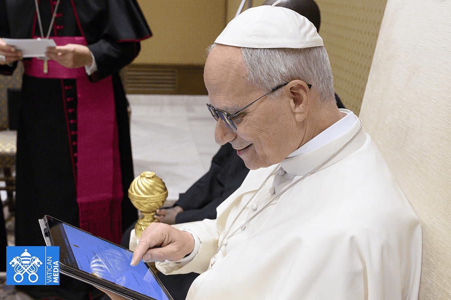 Pope Leo XIV tries a new digital platform of the Vatican's yearbook