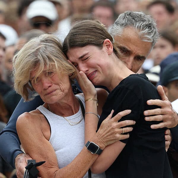 ‘Enough’ of antisemitic violence, say pope, archbishop after Australia attack