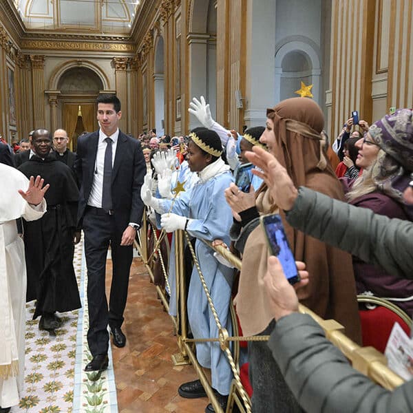 Christmas reminds faithful God can be found in the ordinary, pope says