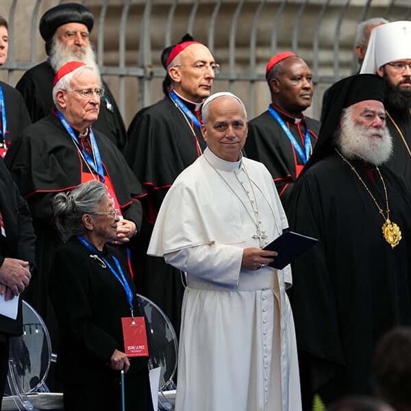 Pope urges people to protect, cultivate even smallest signs of peace, hope