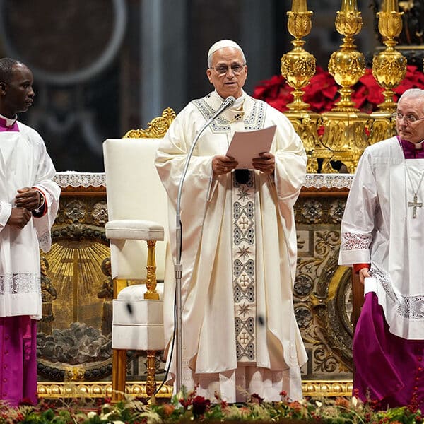 New year marks time to usher in era of peace, friendship among all people, pope says
