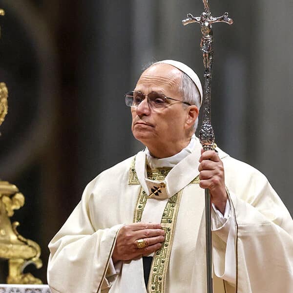 New papal staff highlights Christ’s victory over death, papal liturgies office says