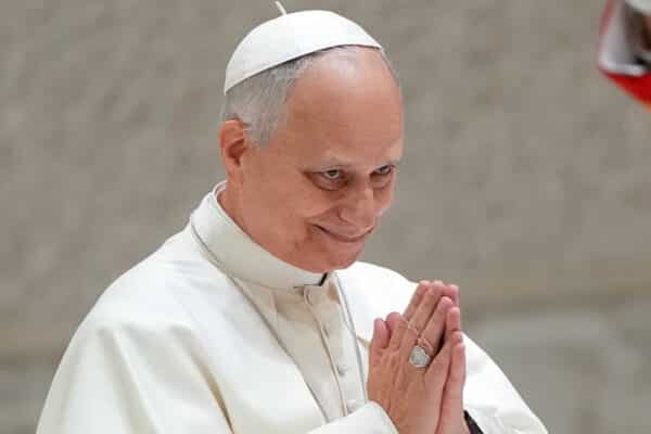 Pope supports solidarity with immigrants in U.S.; Catholics must stand ...