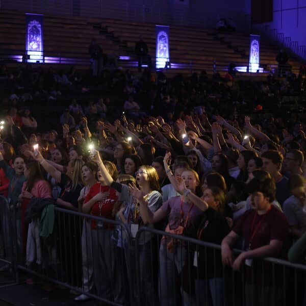 Mount 2000 attracts more than 1,100 for eucharistic retreat