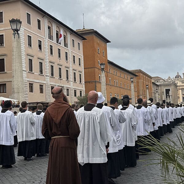 SSPX rejects Vatican dialogue, plans to consecrate bishops without papal mandate