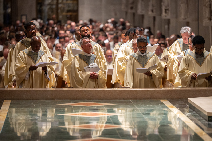 Baltimore Chrism Mass draws 1,200 to witness to ‘liberating power of God’