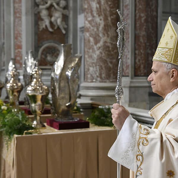 ‘In this dark hour of history,’ do not shy away from your mission, pope says