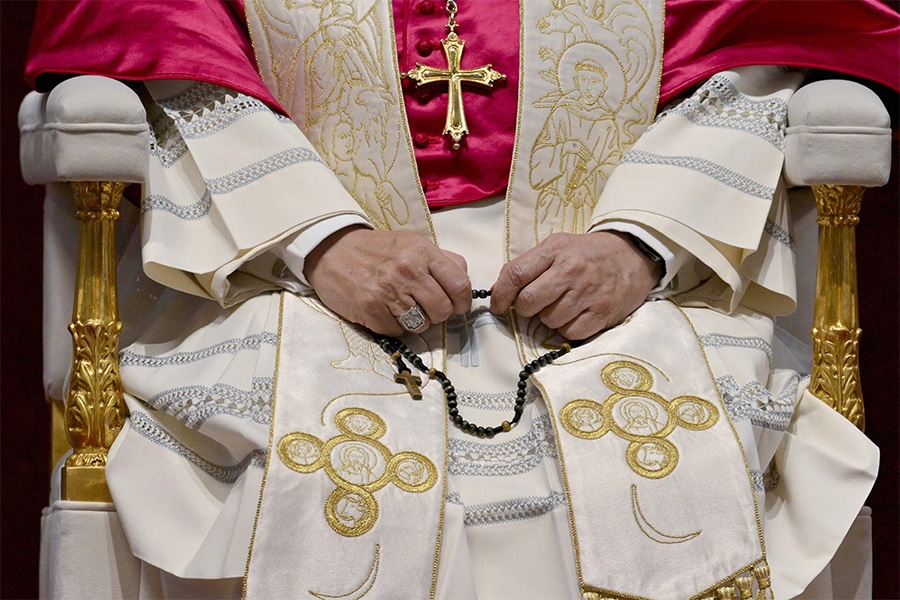 Pope Leo asks Catholics worldwide to pray rosary for peace May 30