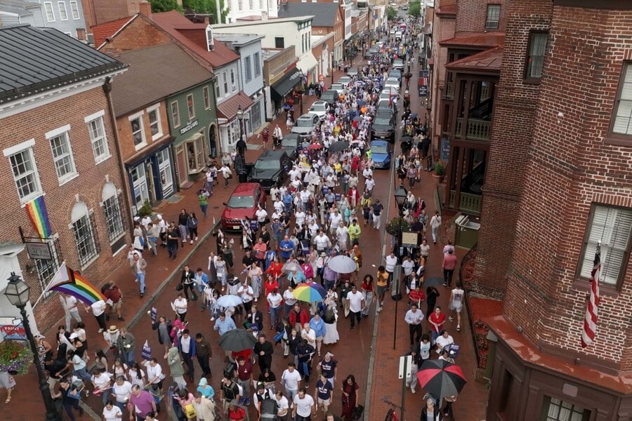 Rain, sun and rainbows mark eucharistic pilgrimage stops in Anne Arundel County