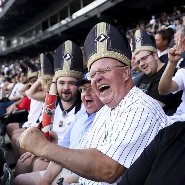 Pope Leo night at White Sox baseball park maxes out stadium capacity