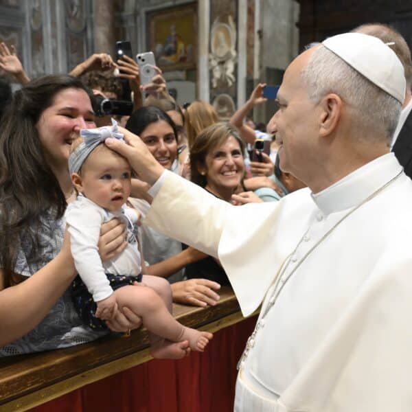 To experience true relationship with God in the liturgy, faithful’s participation cannot be passive, pope says