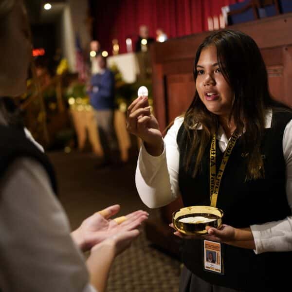 Archdiocese of Baltimore clarifies norms for Communion ministers